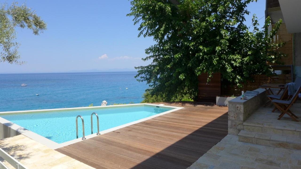 Caltabania Suites Áyios Nikítas المظهر الخارجي الصورة