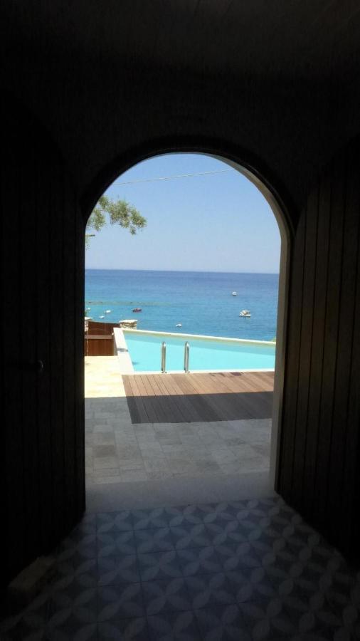 Caltabania Suites Áyios Nikítas المظهر الخارجي الصورة