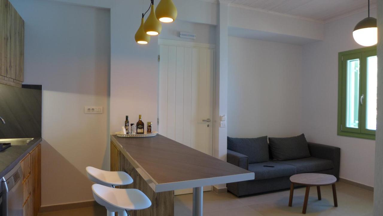 Caltabania Suites Áyios Nikítas المظهر الخارجي الصورة